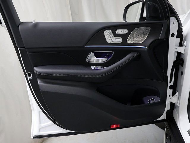 Certified 2026 Mercedes-Benz GLS 450 4MATIC image 31
