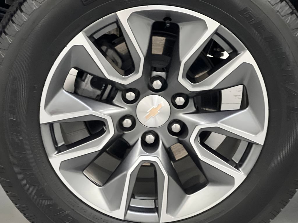 Used 2025 Chevrolet Silverado 1500 LT AWD/4WD image 65