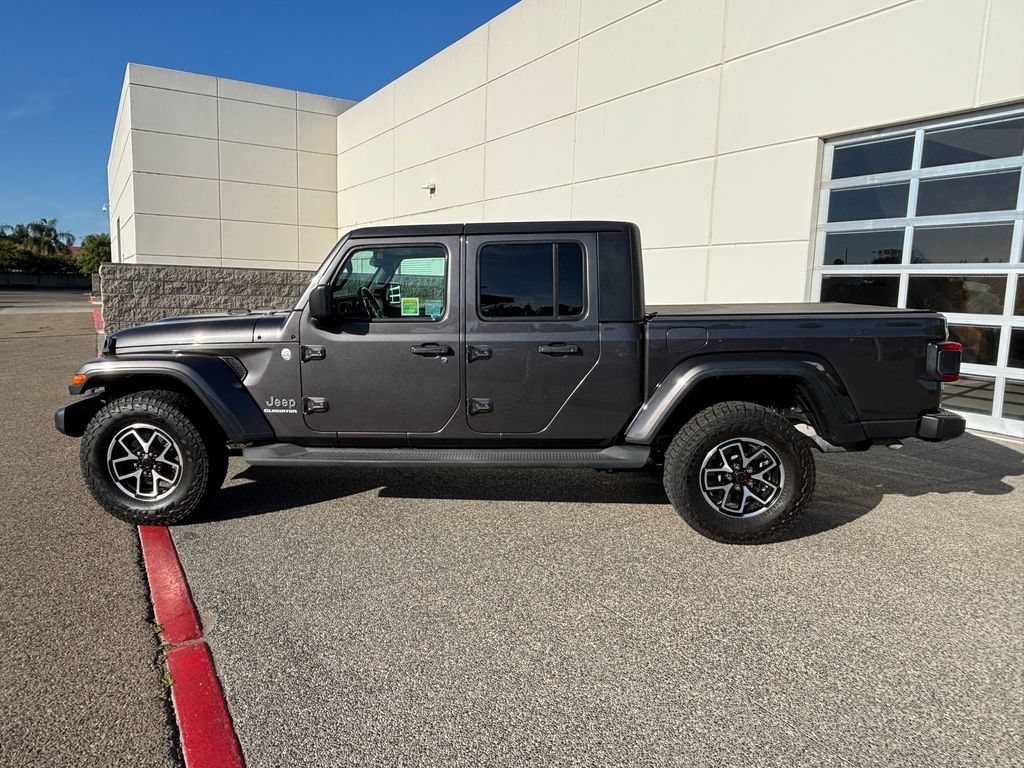 Used 2020 Jeep Gladiator Overland AWD/4WD image 8