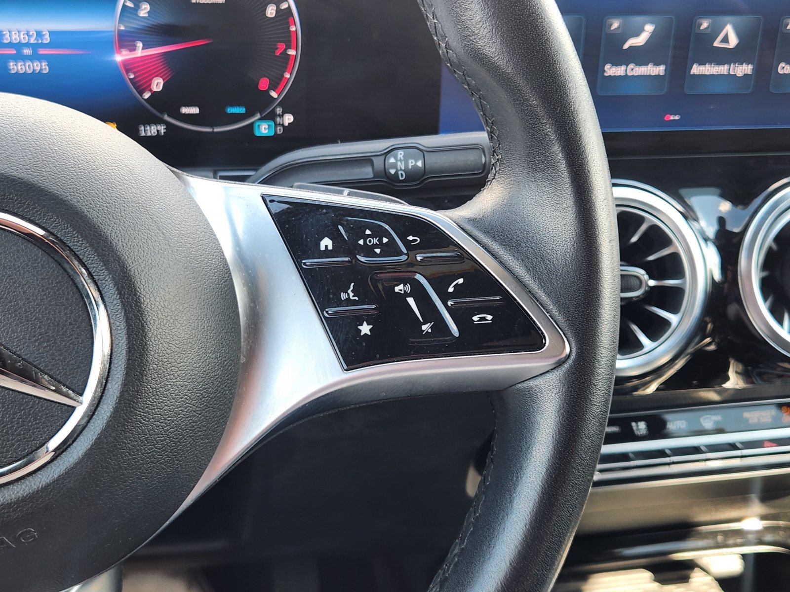 Used 2025 Mercedes-Benz GLA 250 image 32