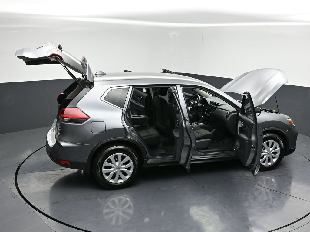Used 2018 Nissan Rogue S image 32