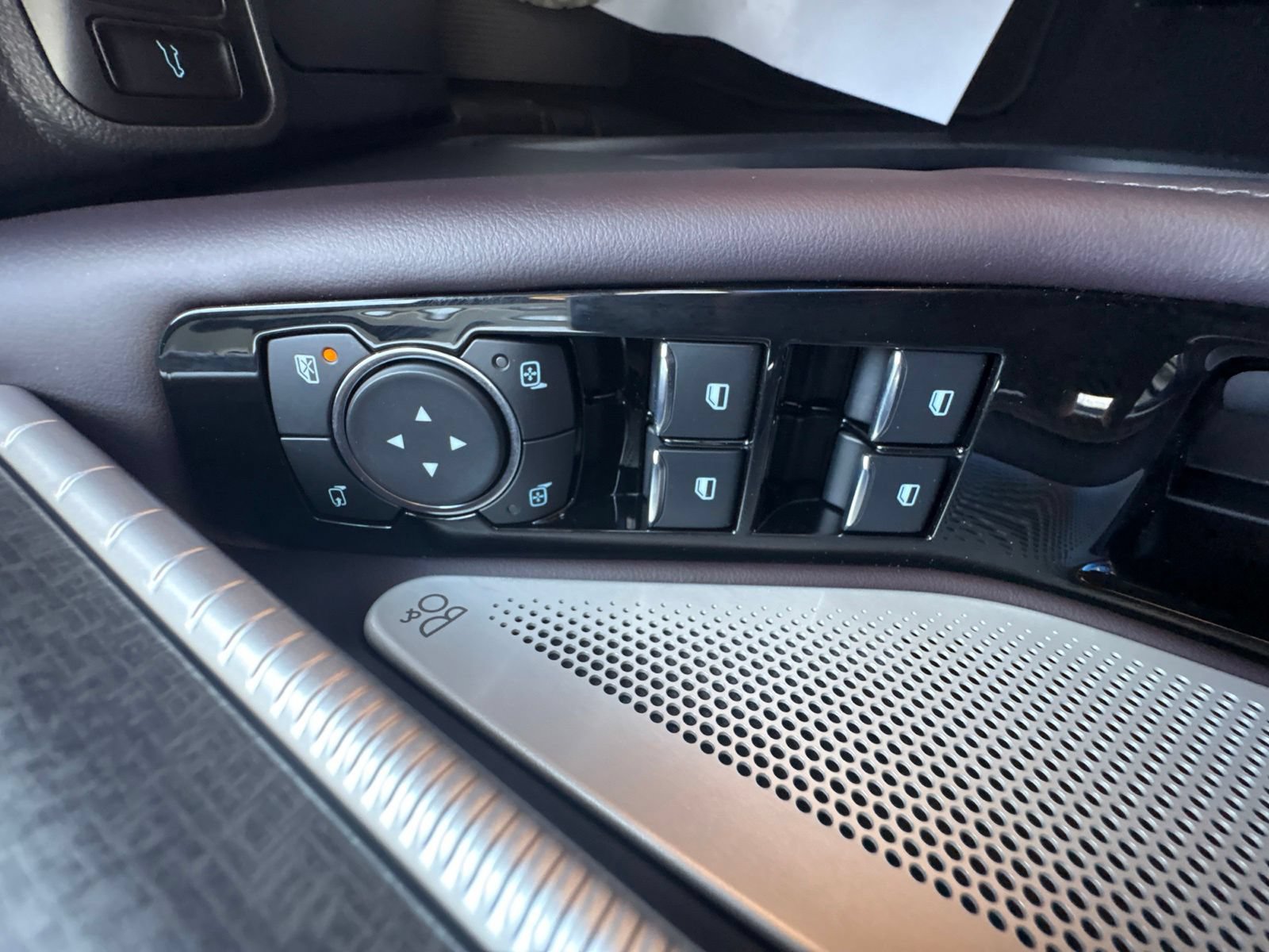 Used 2025 Ford Explorer Platinum RWD image 23