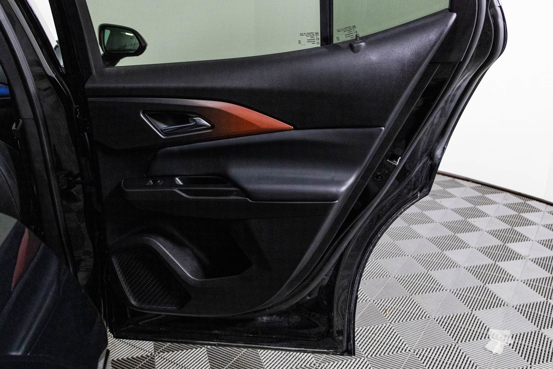 Certified 2024 Chevrolet Equinox EV RS image 38