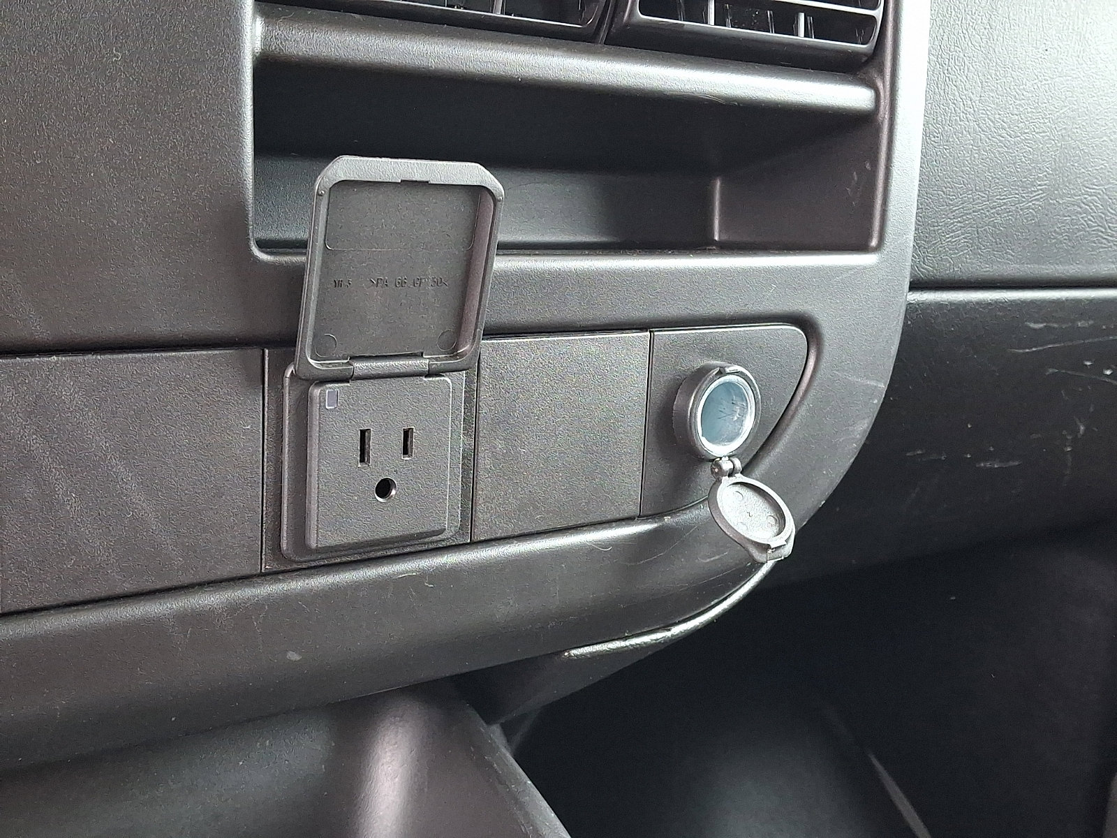 Certified 2024 Chevrolet Express 2500 w/ Driver Convenience Package image 23