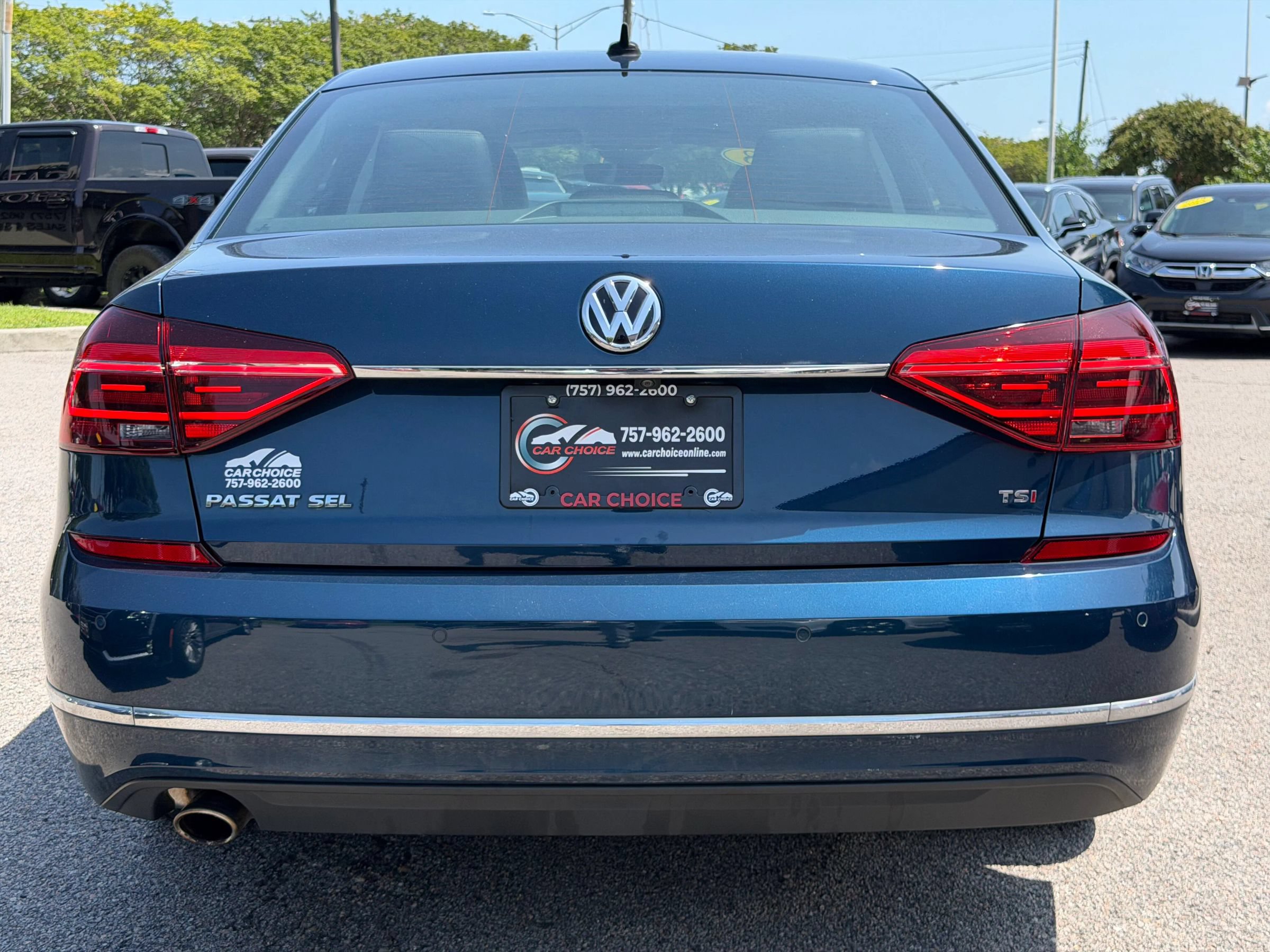 Used 2018 Volkswagen Passat 2.0T SEL Premium FWD image 9
