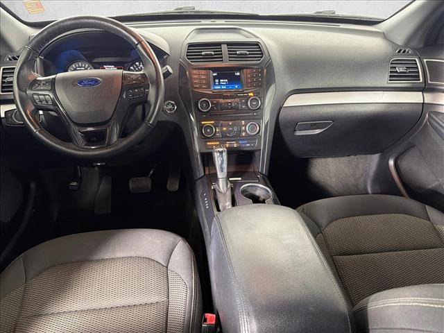 Used 2017 Ford Explorer XLT FWD image 22