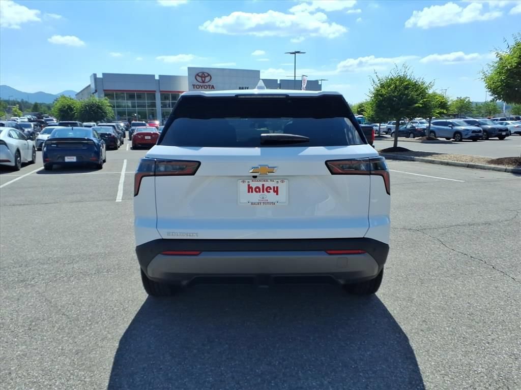 Used 2026 Chevrolet Equinox LT FWD image 6