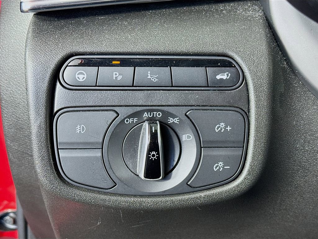 Used 2023 INFINITI QX50 Sensory image 10