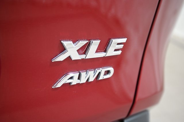 Used 2019 Toyota RAV4 XLE image 18