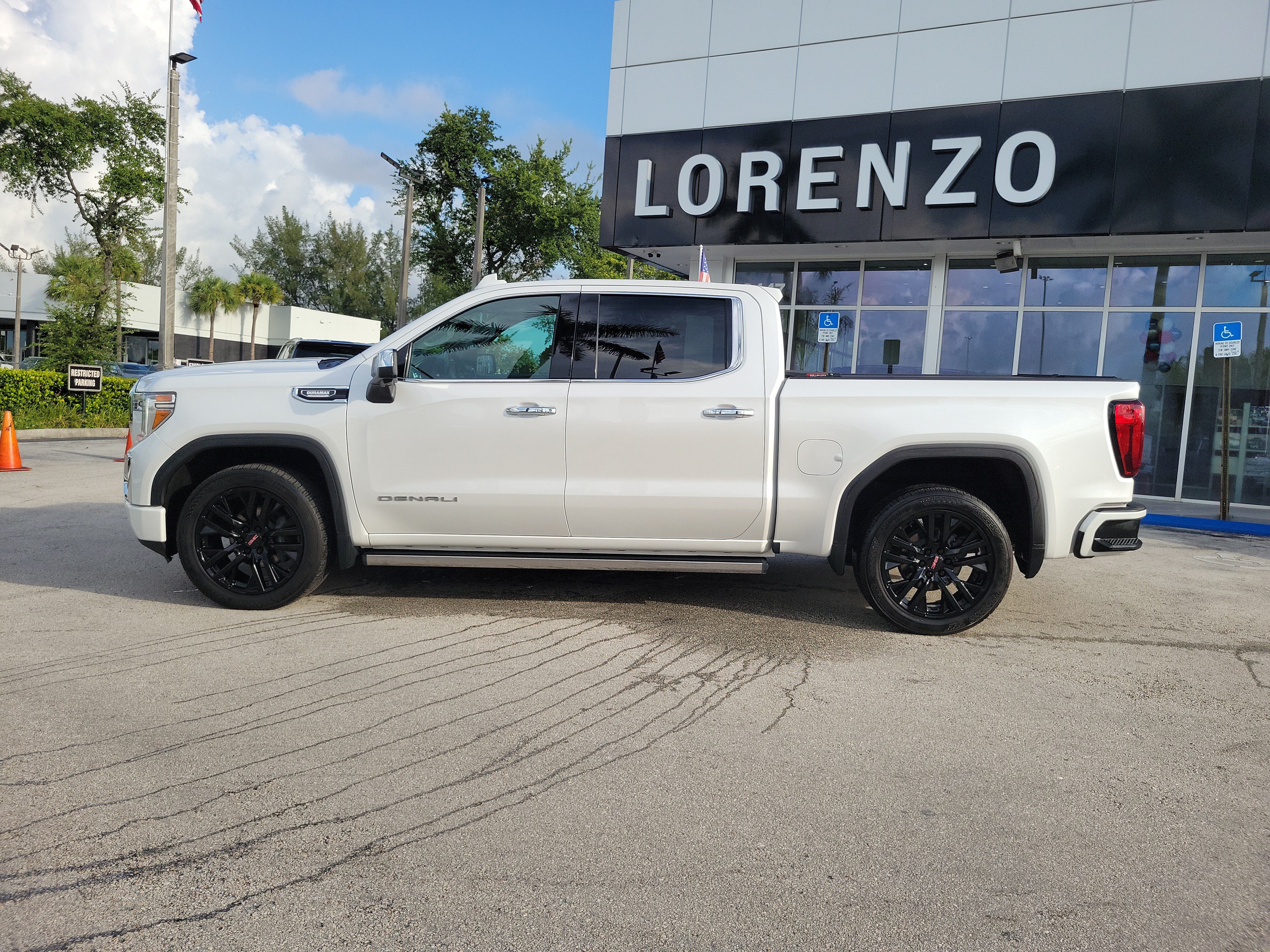Used 2021 GMC Sierra 1500 Denali w/ Denali Ultimate Package AWD/4WD image 8