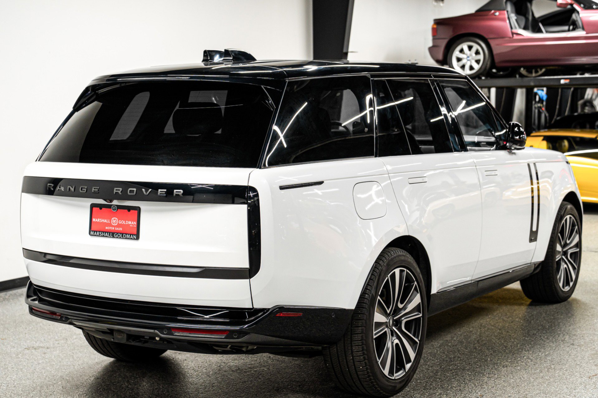 Used 2024 Land Rover Range Rover Autobiography image 8