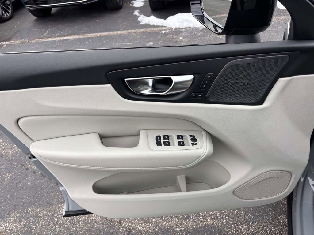 New 2026 Volvo XC60 B5 Ultra w/ Protection Package Premier image 11