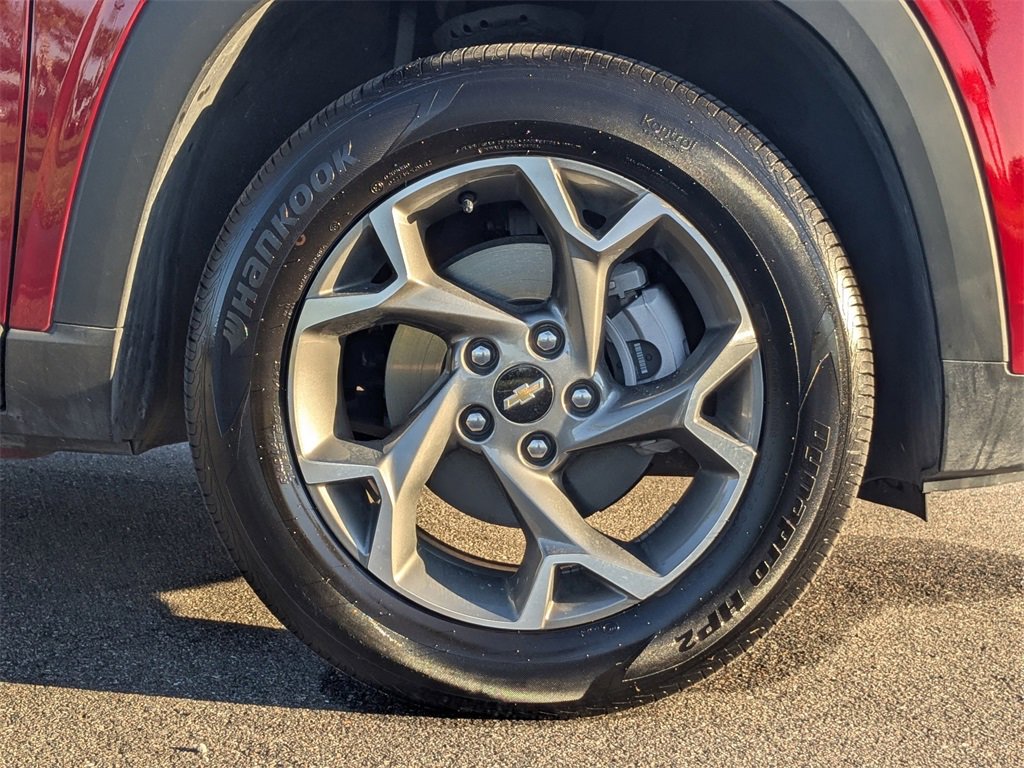 Certified 2025 Chevrolet Trax LT image 11