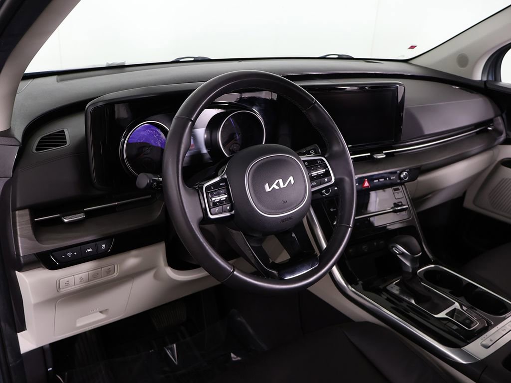 Used 2024 Kia Carnival EX FWD image 26