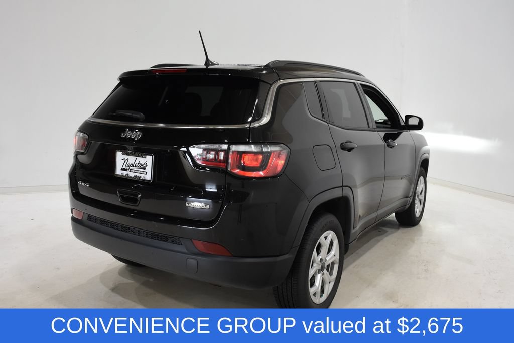 Used 2025 Jeep Compass Latitude w/ Sun & Sound Group AWD/4WD image 4