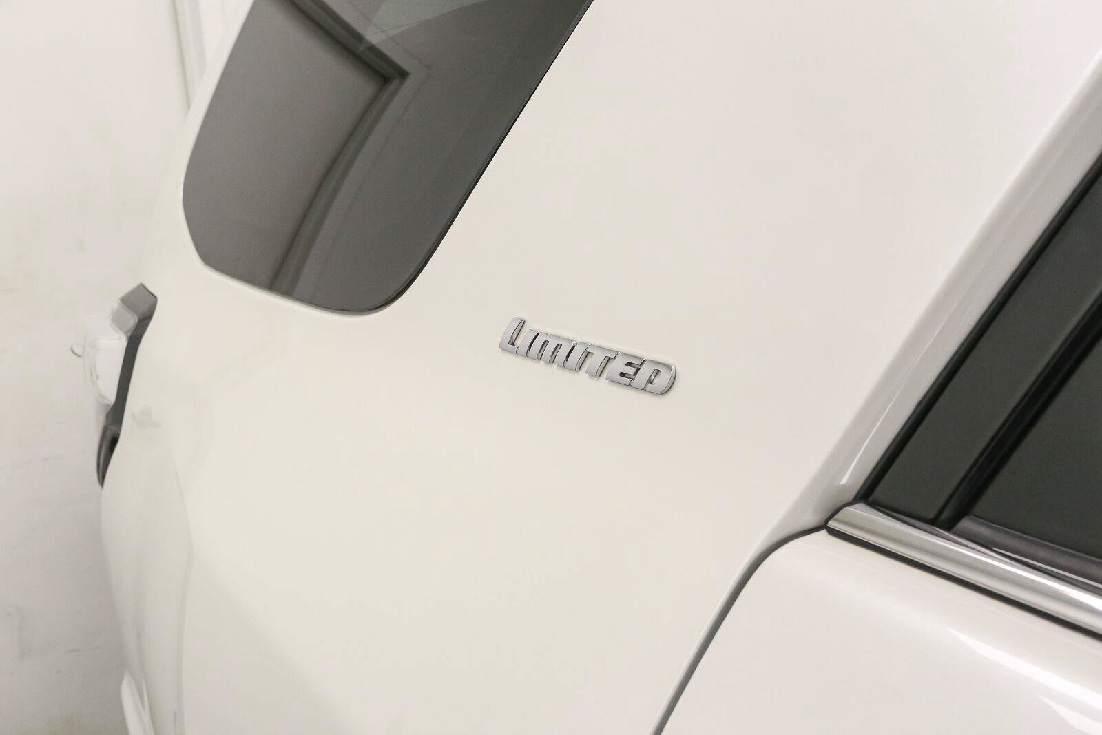 Certified 2023 Toyota 4Runner Limited AWD/4WD image 9