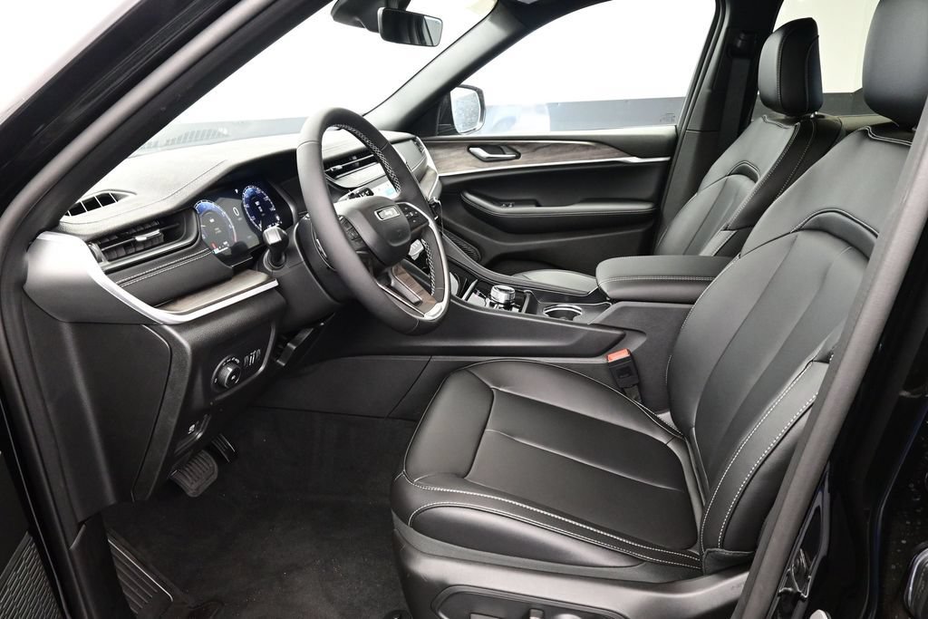 New 2027 Jeep Grand Cherokee Limited AWD/4WD image 11