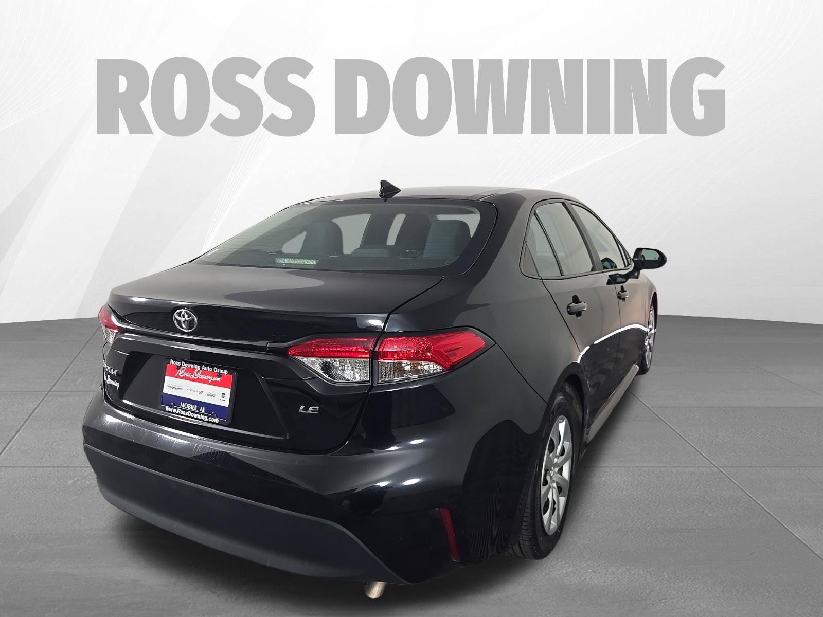 Used 2023 Toyota Corolla LE FWD image 4