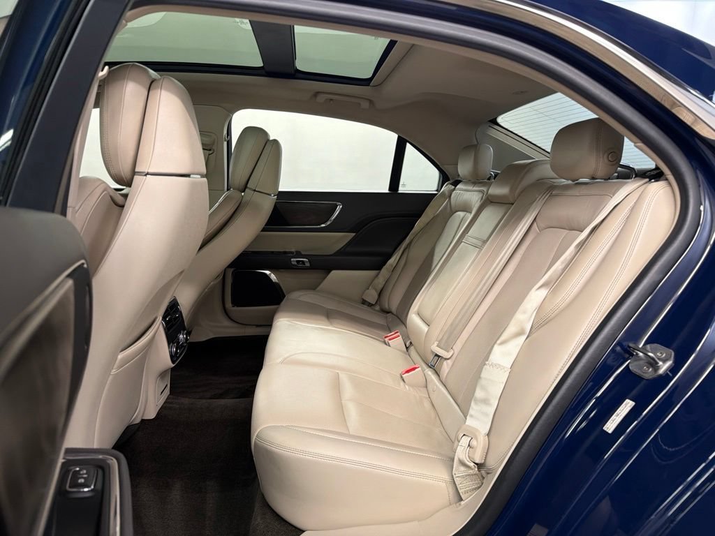 Used 2018 Lincoln Continental Reserve AWD/4WD image 33