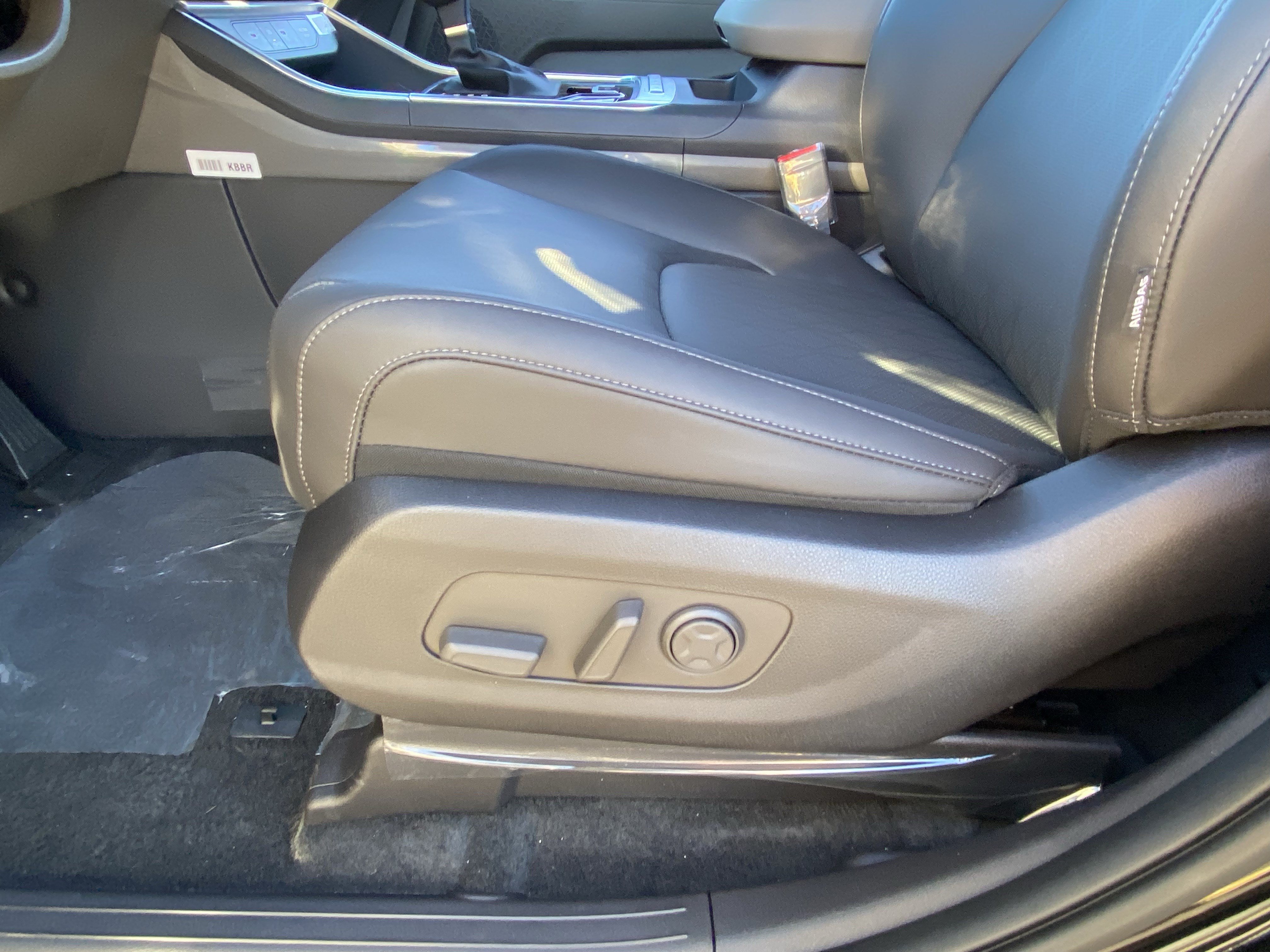 New 2026 Kia Carnival EX FWD image 19