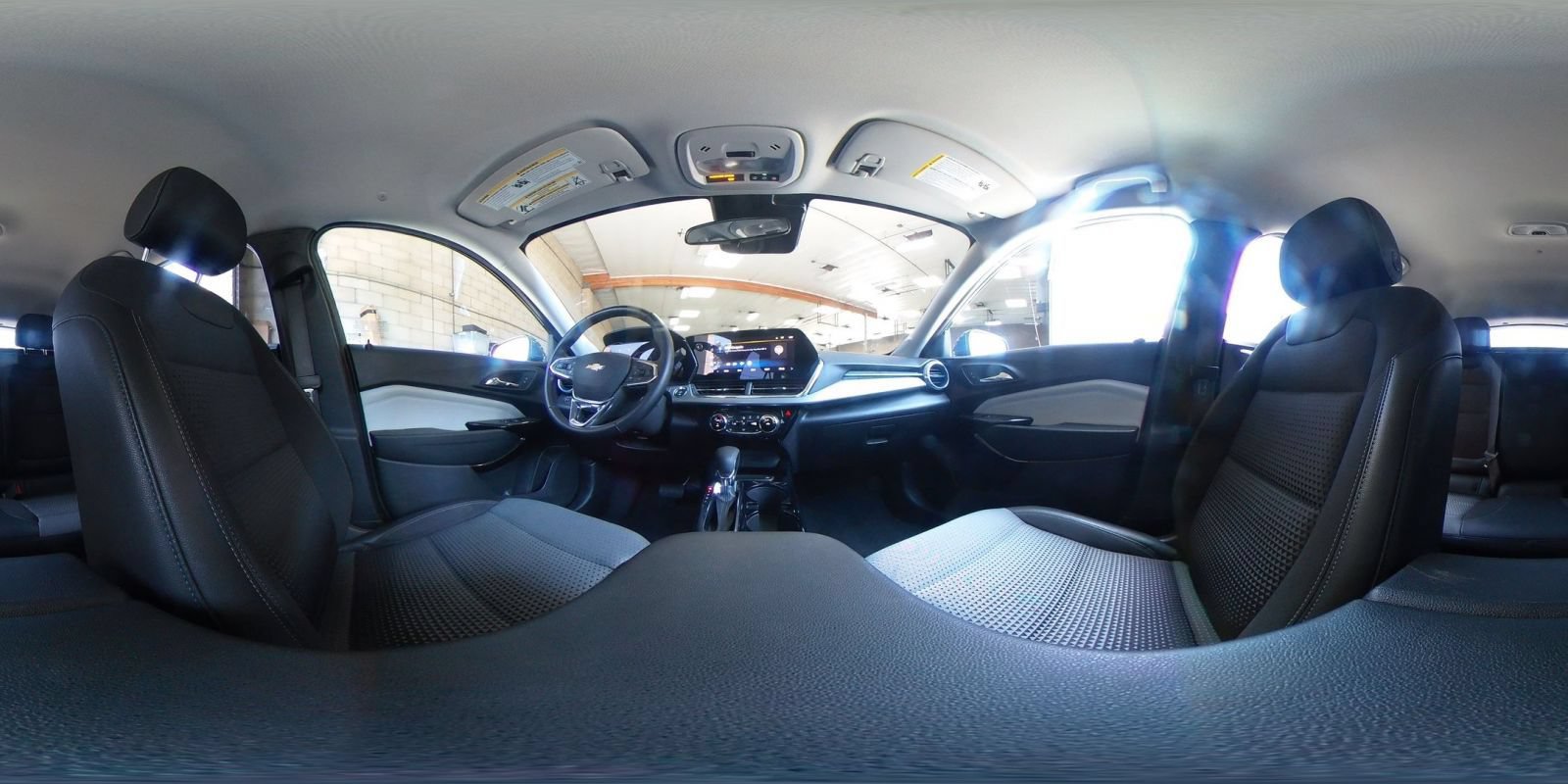 Used 2025 Chevrolet Trax LT w/ LT Convenience Package FWD image 39