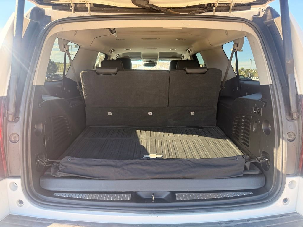 Used 2020 Chevrolet Suburban LT w/ Luxury Package AWD/4WD image 28