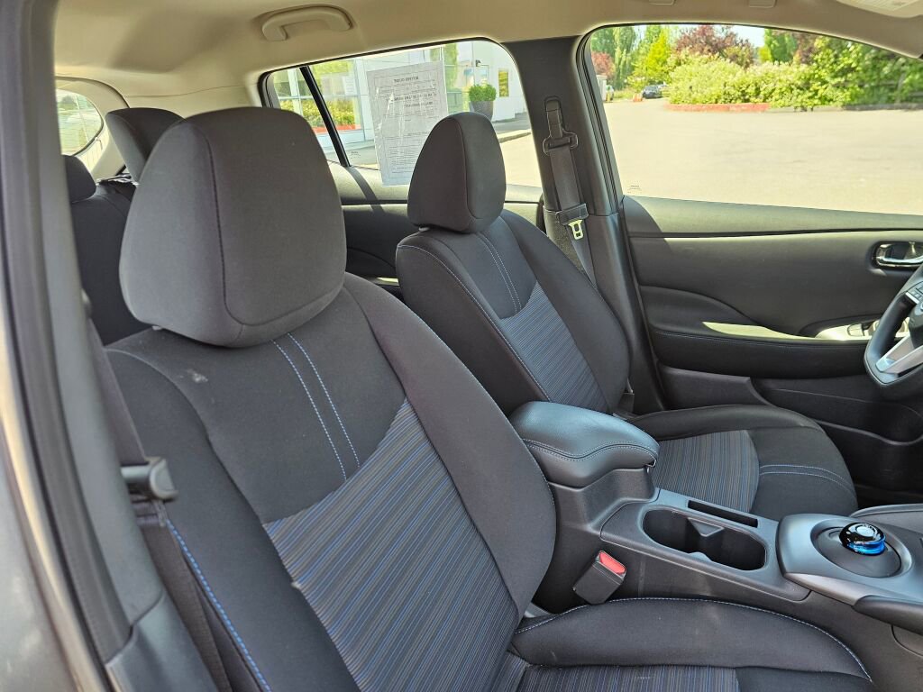 Used 2024 Nissan Leaf S FWD image 12