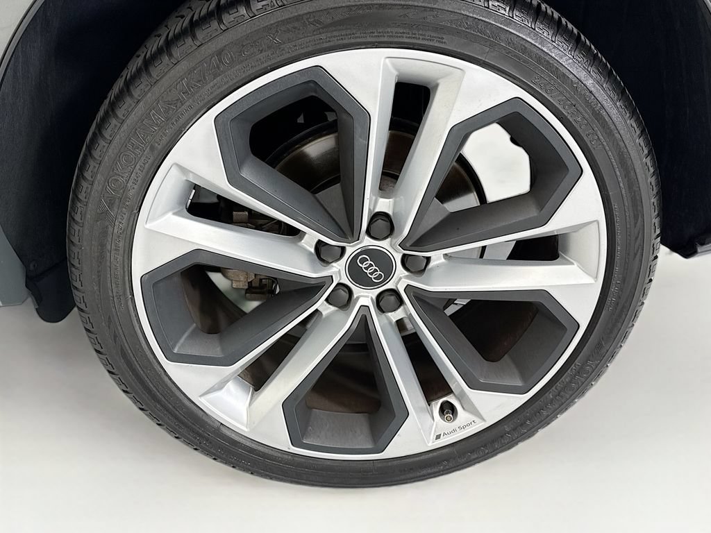 Used 2020 Audi Q3 2.0T Premium Plus AWD/4WD image 30