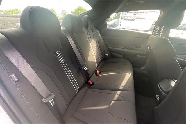 New 2025 Hyundai Elantra SEL image 29
