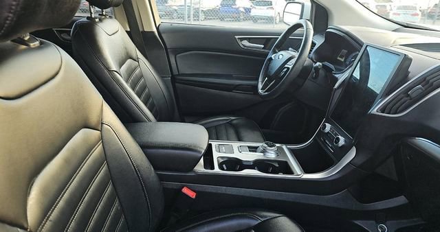 Used 2022 Ford Edge SEL w/ Convenience Package image 3
