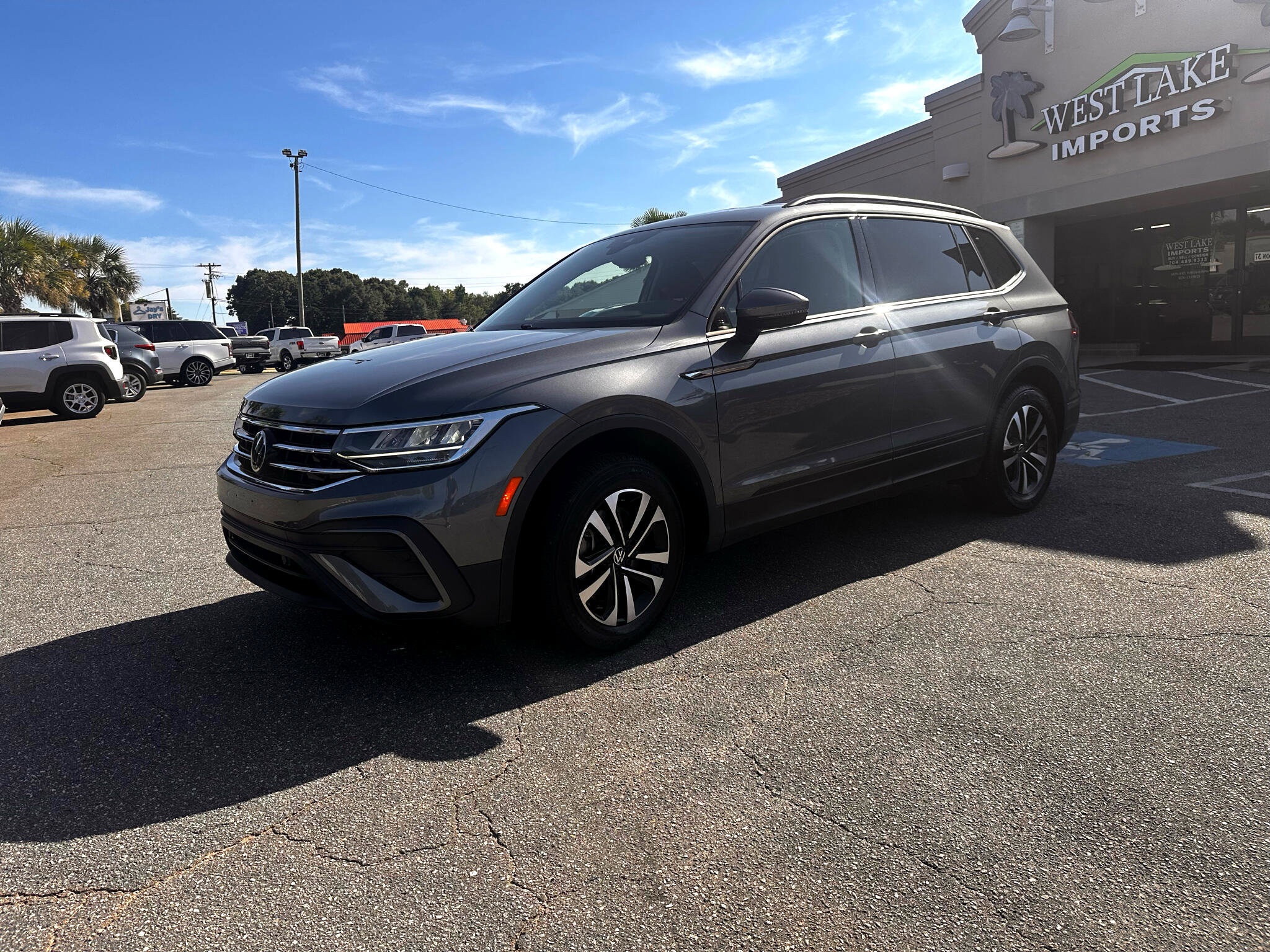 Used 2024 Volkswagen Tiguan S image 10