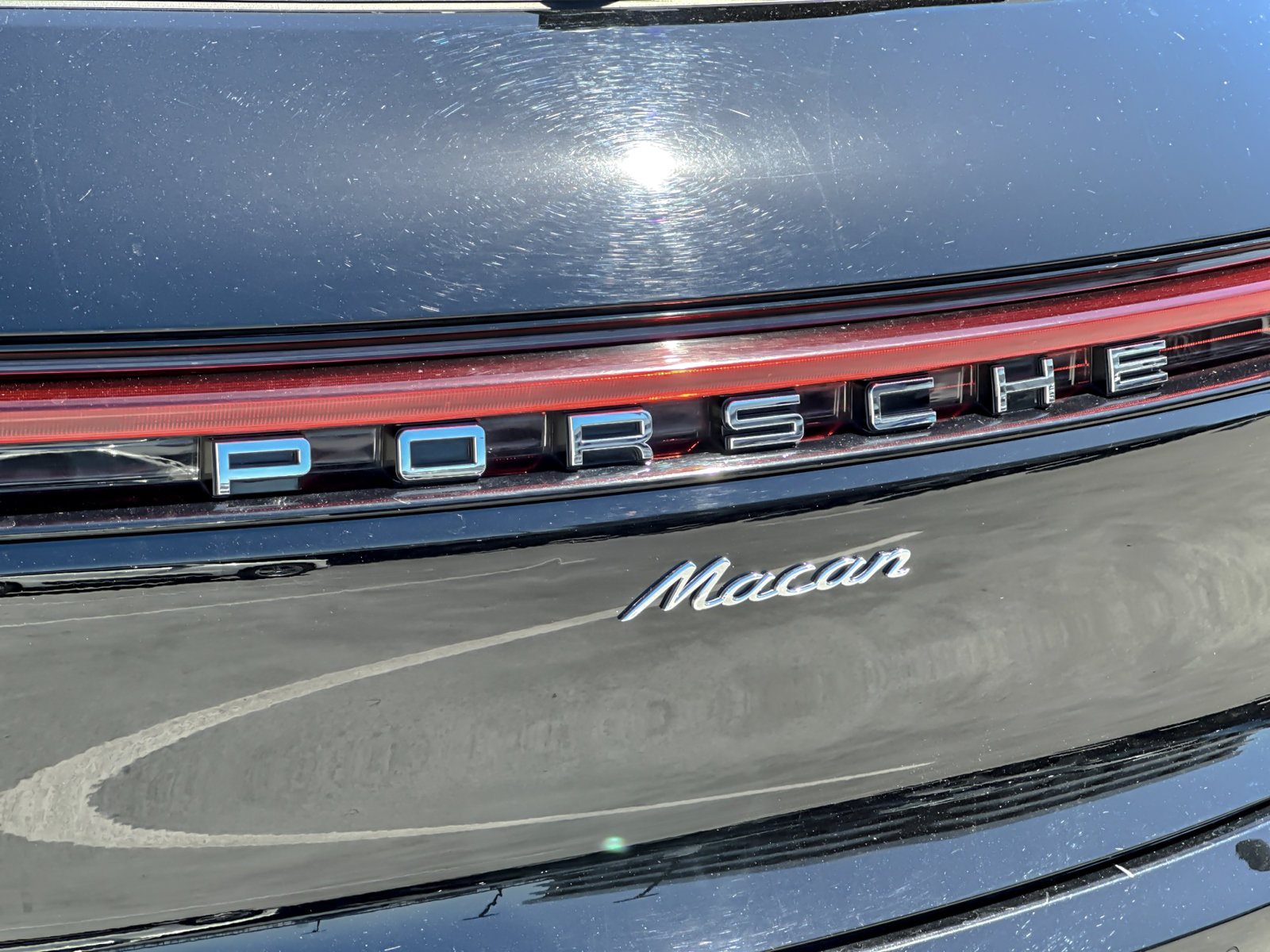 Used 2024 Porsche Macan AWD/4WD image 26