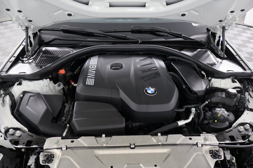 Used 2025 BMW 330i Sedan w/ Premium Package image 15