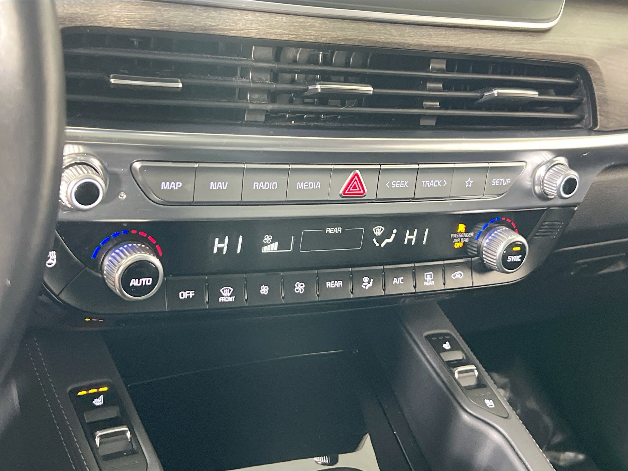 Used 2022 Kia Telluride EX w/ EX Premium Package image 16