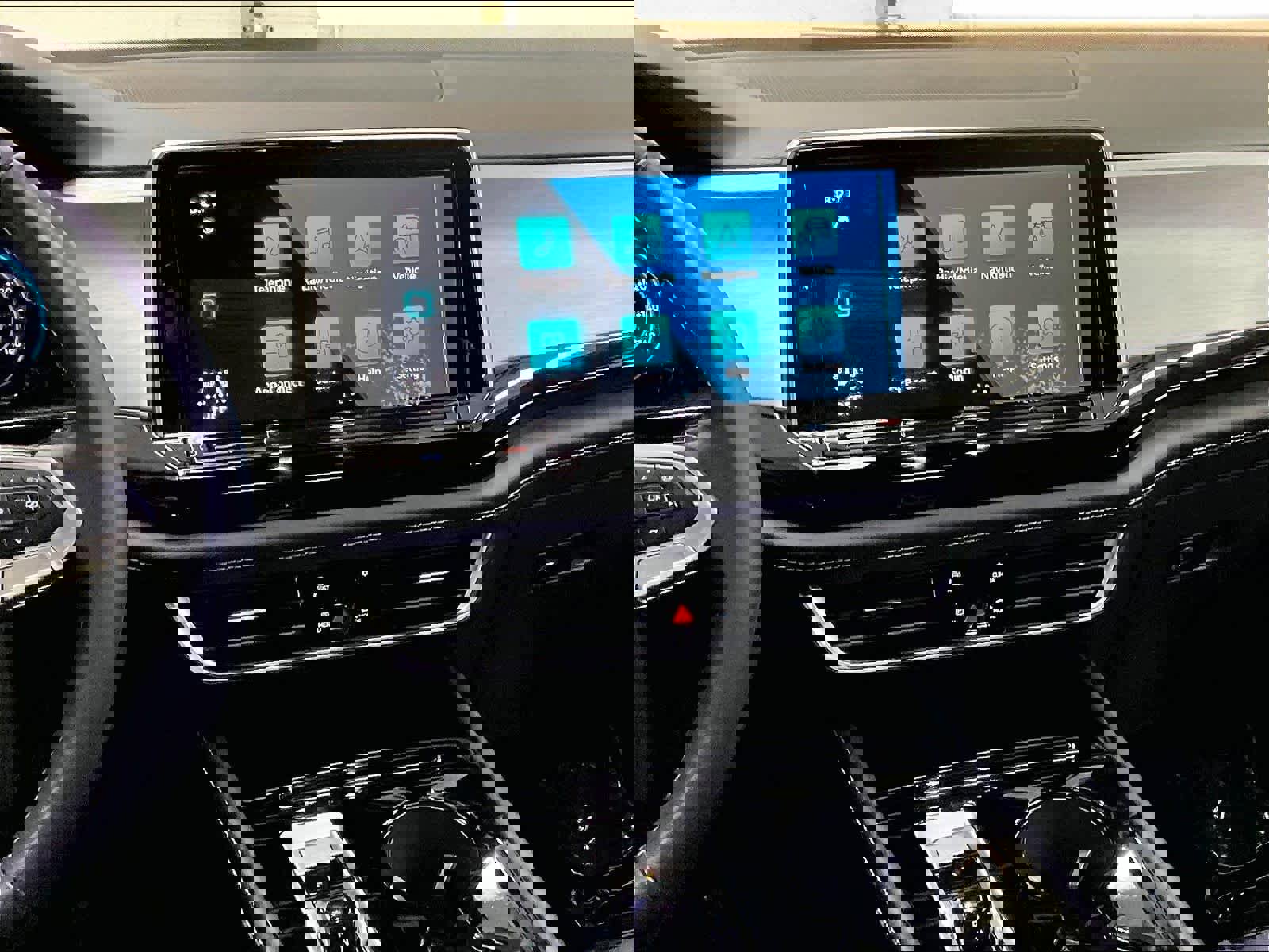 Used 2024 Volkswagen Atlas Cross Sport SE w/ Panoramic Sunroof Package image 9