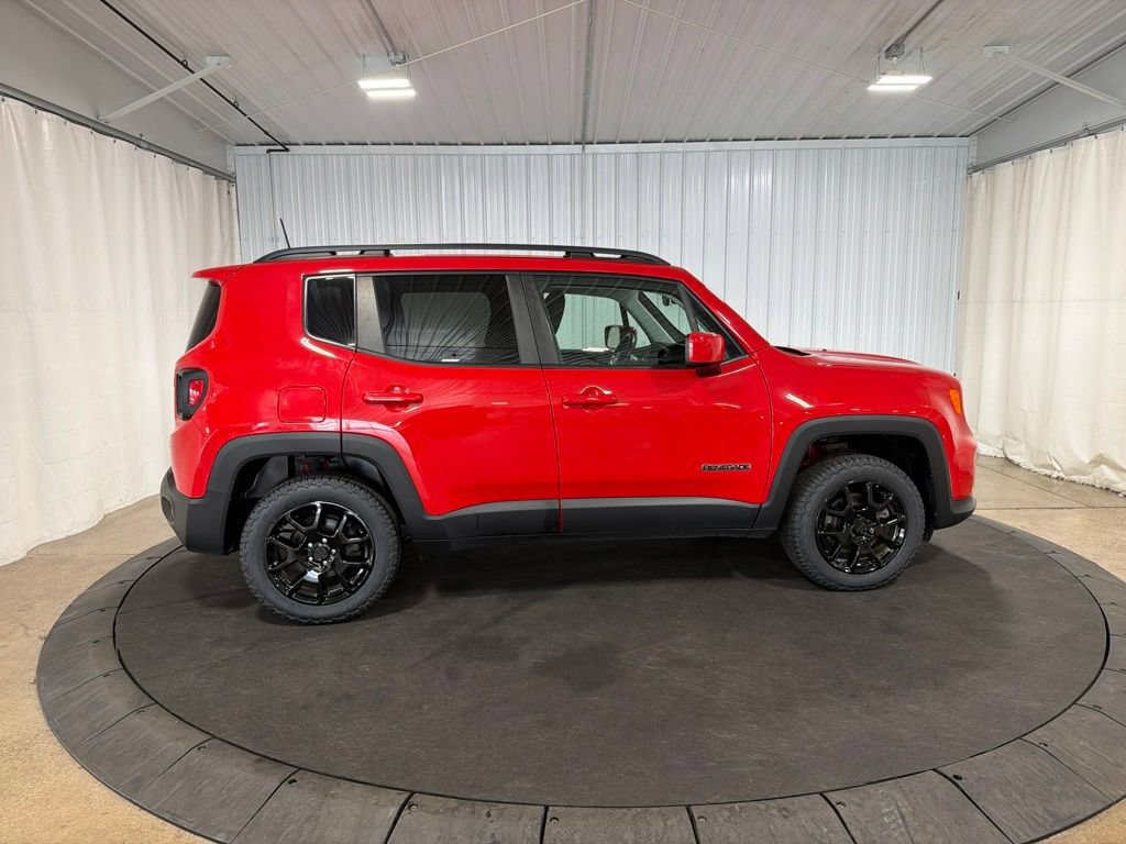 Used 2020 Jeep Renegade Latitude w/ Cold Weather Group AWD/4WD image 10