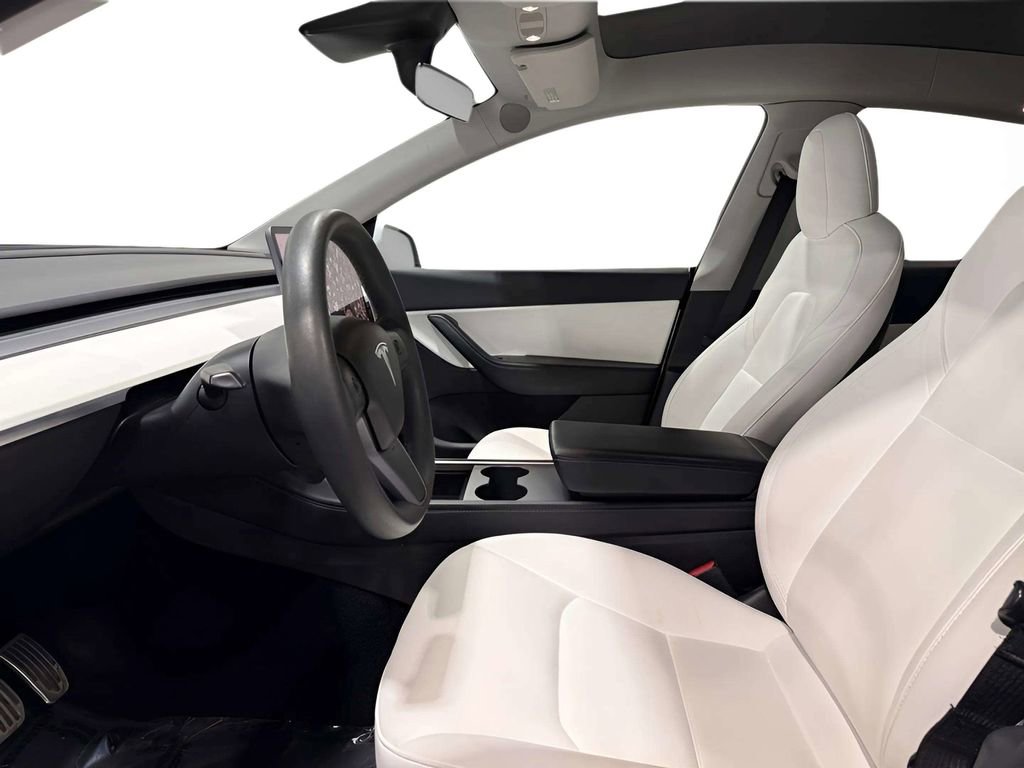 Used 2021 Tesla Model Y Long Range AWD/4WD image 23