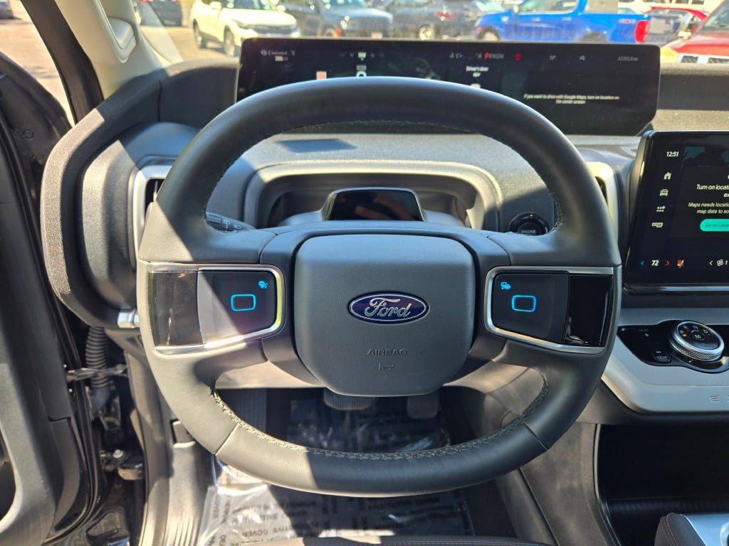 Used 2025 Ford Expedition Active AWD/4WD image 39