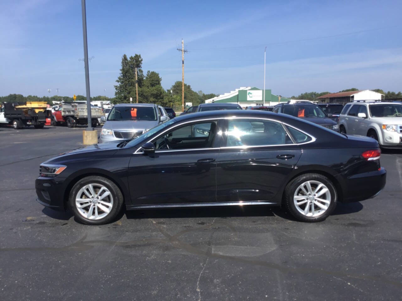 Used 2020 Volkswagen Passat 2.0T SE image 2
