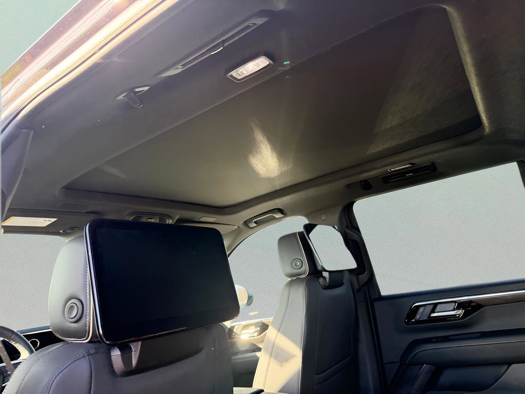 New 2026 Chevrolet Suburban Premier image 34