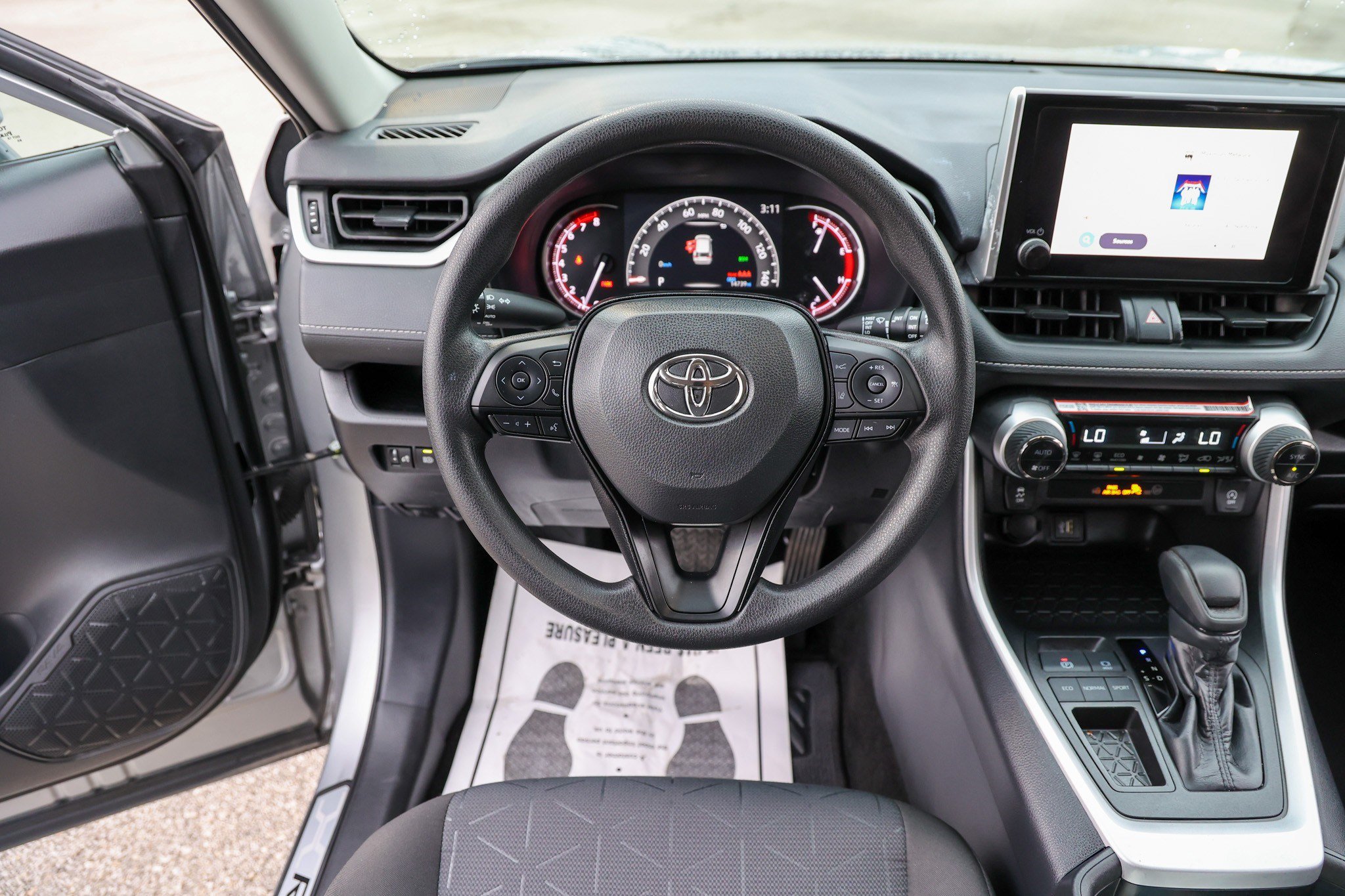 Certified 2025 Toyota RAV4 XLE FWD image 46