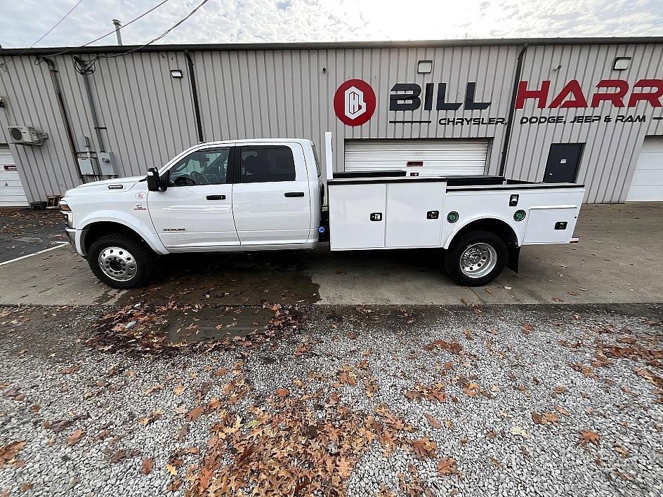 New 2026 RAM 5500 4x4 Crew Cab image 14