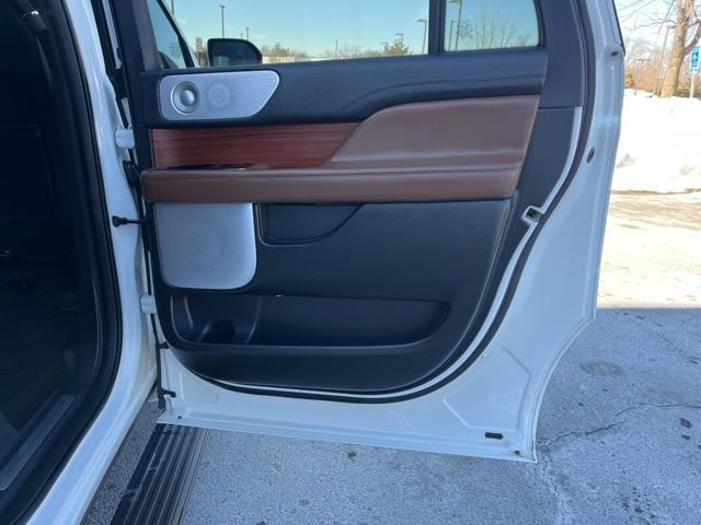 Used 2024 Lincoln Navigator L Reserve image 20