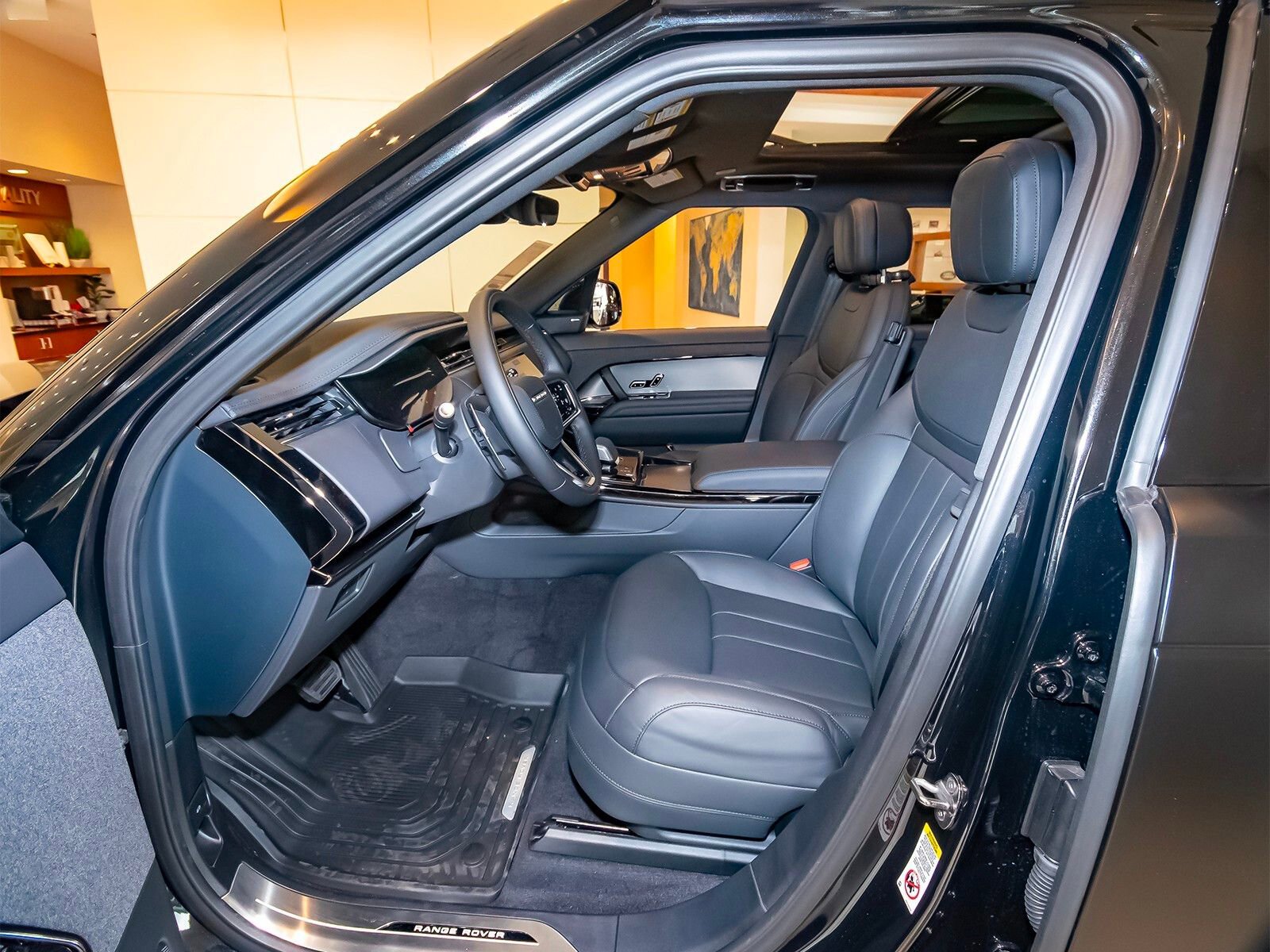 New 2025 Land Rover Range Rover Sport SE image 34