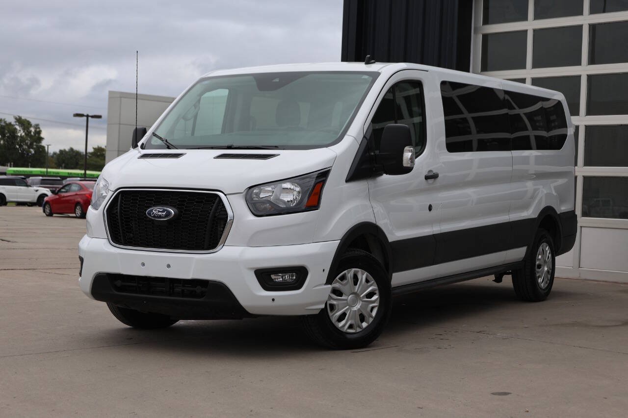 Used 2025 Ford Transit 350 XLT RWD image 3
