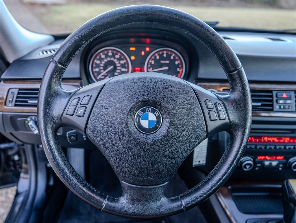 Used 2011 BMW 335i Sedan image 14