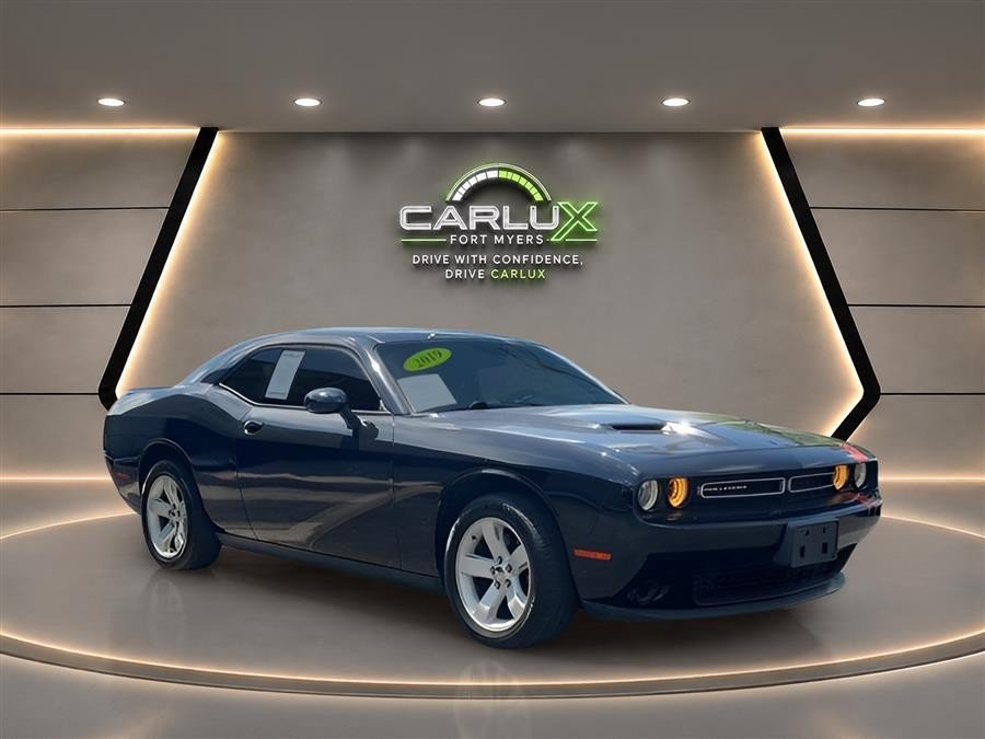 Used 2019 Dodge Challenger SXT AWD/4WD image 1