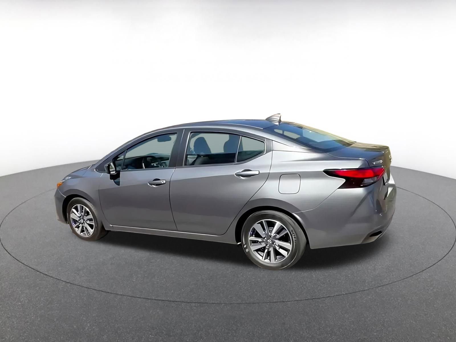 Used 2025 Nissan Versa SV FWD image 10