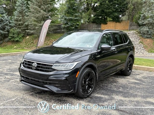 Certified 2024 Volkswagen Tiguan SE R-Line AWD/4WD image 1