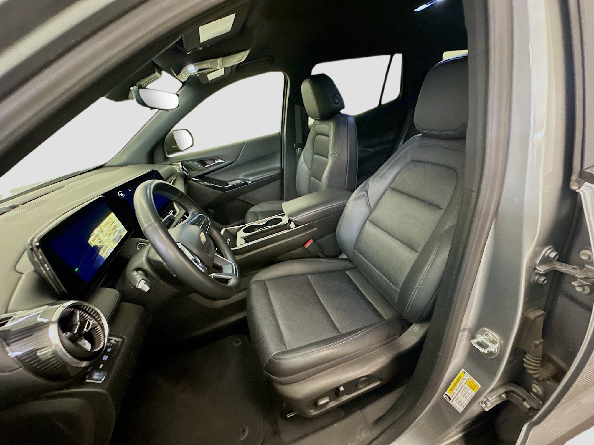 Used 2025 Chevrolet Equinox LT w/ Convenience Package II AWD/4WD image 13